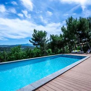  Appartement Lumineuse Avec Piscine Clim 1ere Etage Vue Panoramique Sur Les Montagnes Sur Le Site De La Sainte-victoire